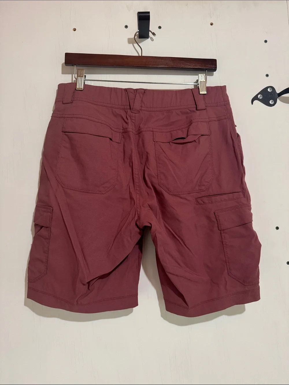 Duluth Trading Co Women's Cargo Shorts in Dusty Rose - Picture 2 of 9